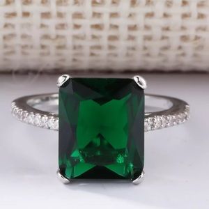 New Sterling Silver Emerald Size 10 Ring
